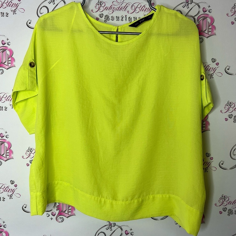 F&F blouse short sleeve lightweight key hole opening back Lime Green Top